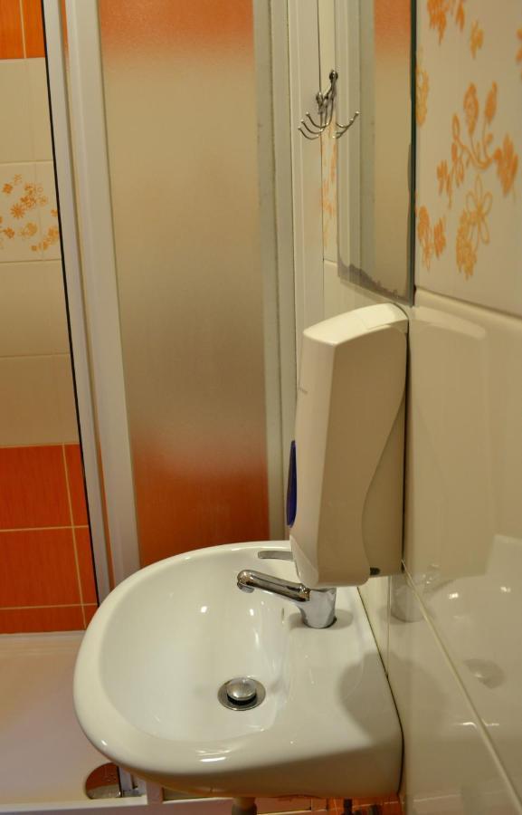 Hostel Na Skrivance *