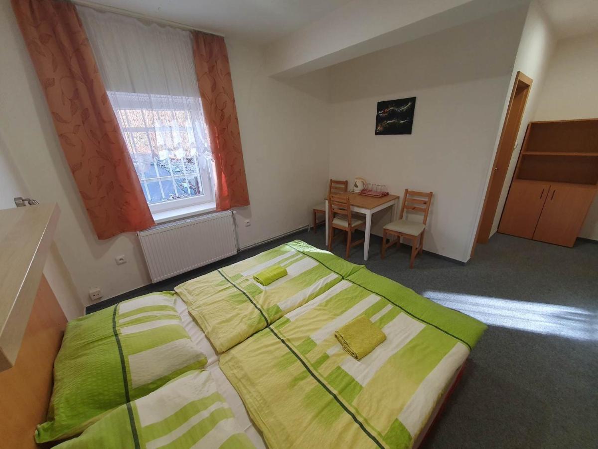 Na Skrivance Hostel Decin