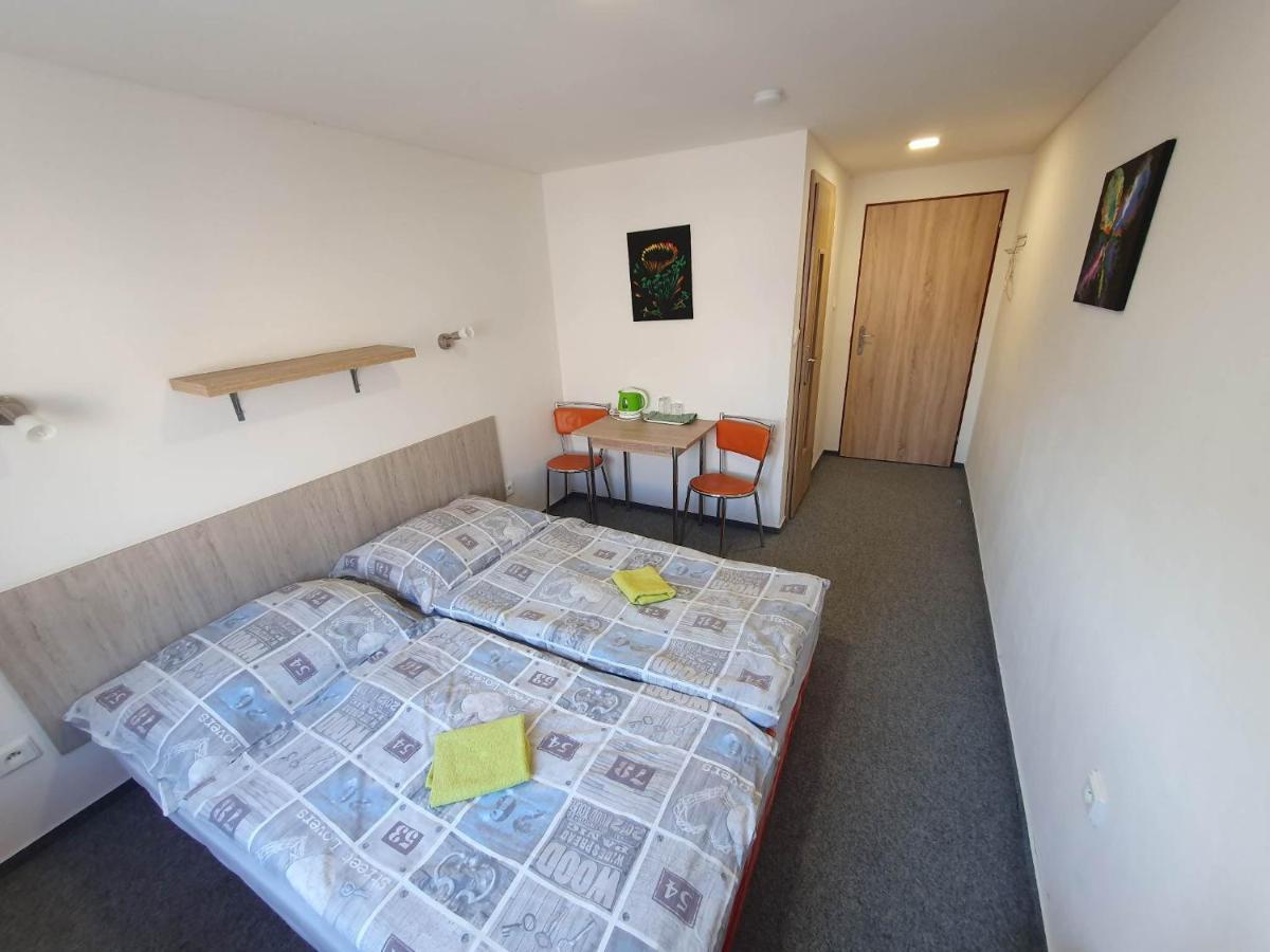 Hostel Na Skrivance Decin
